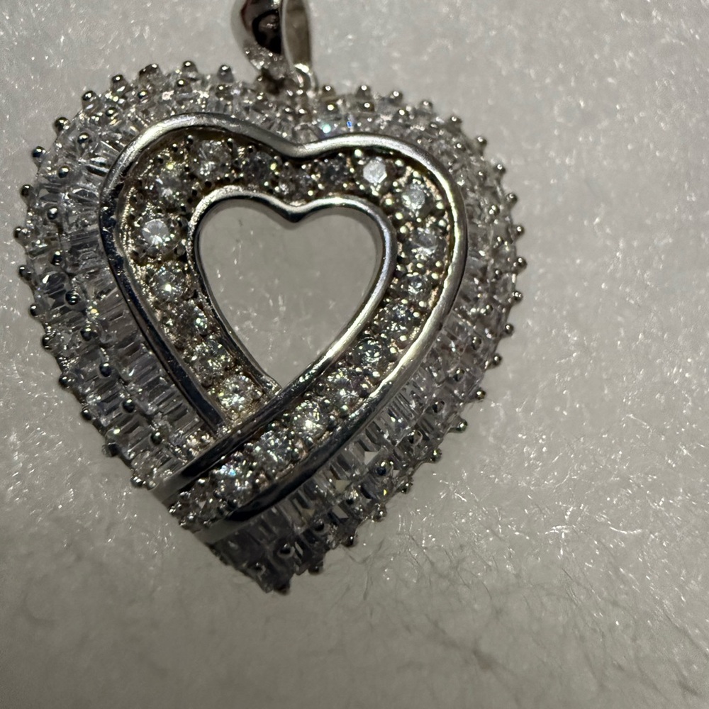Diamond heart pendant
